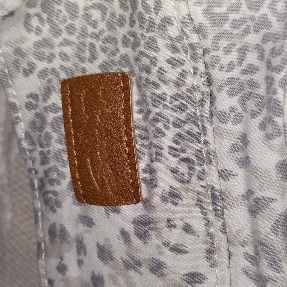 Seven7 Jeans - Picture 4 of 9